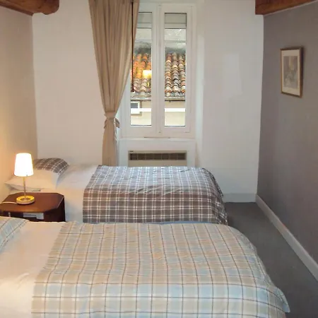 Apartamento Pyrenees,hiking, Cycling, Rafting,fishing,4 Bed Apartment, Roof Terrace *