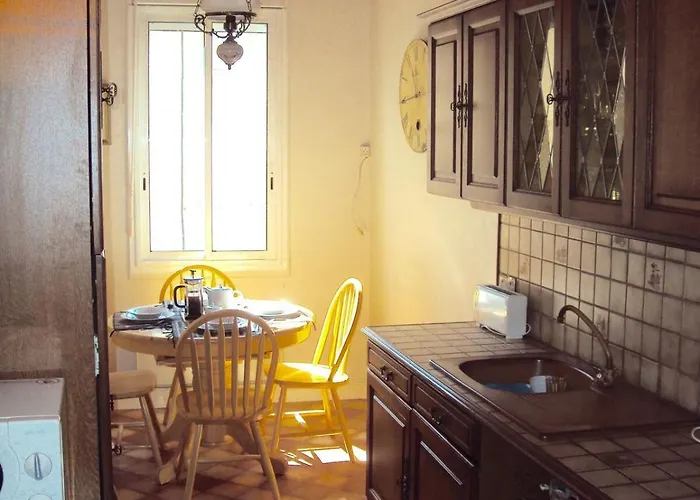 Pyrenees,hiking, Cycling, Rafting,fishing,4 Bed Apartment, Roof Terrace * Quillan
